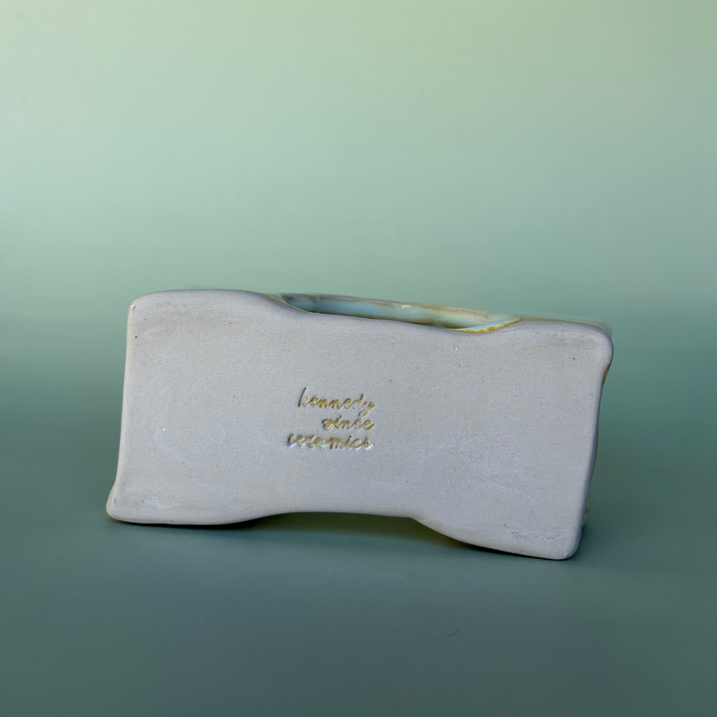 Wavy Napkin Holder in Custard (4)