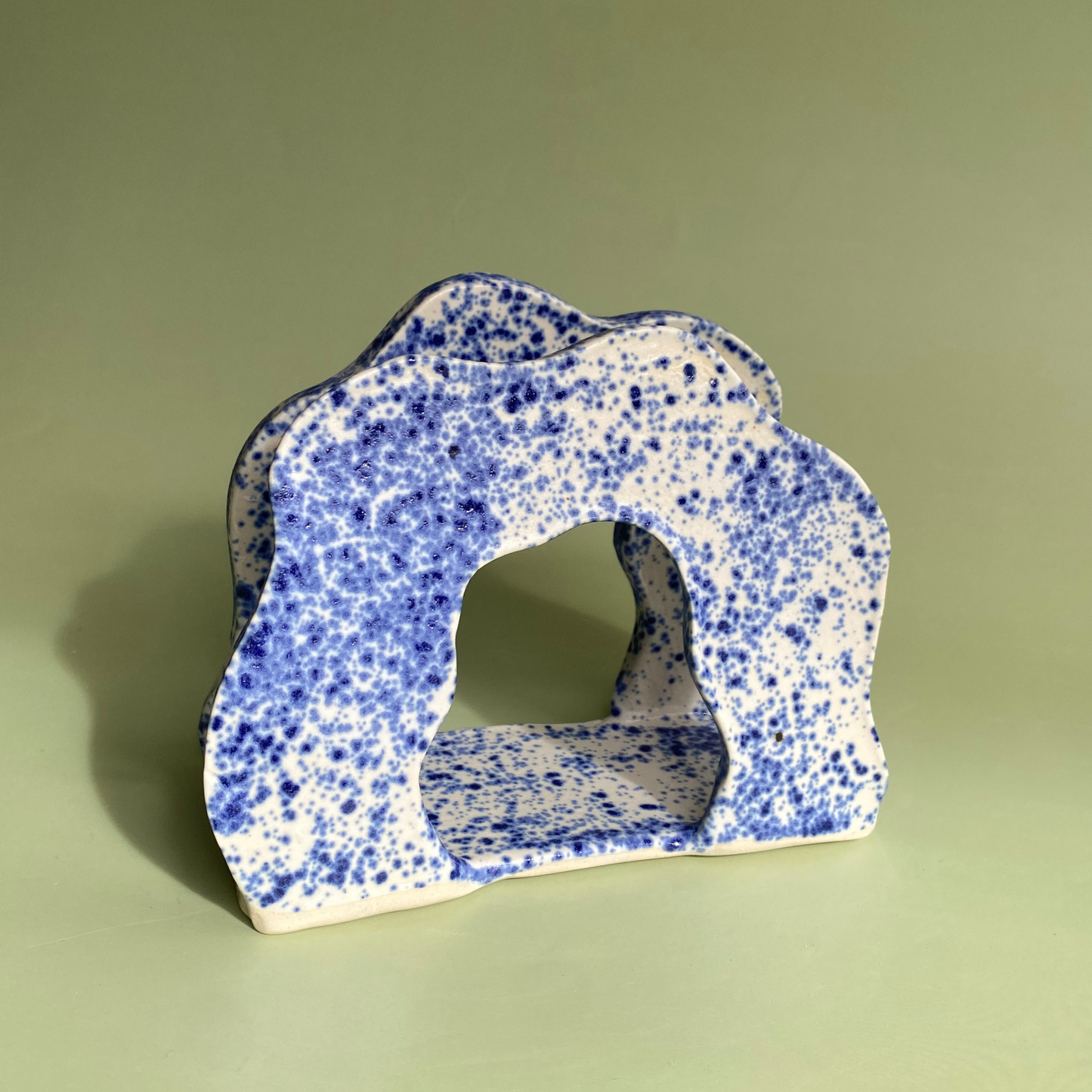 Wavy Napkin Holder in Nimbus (1)