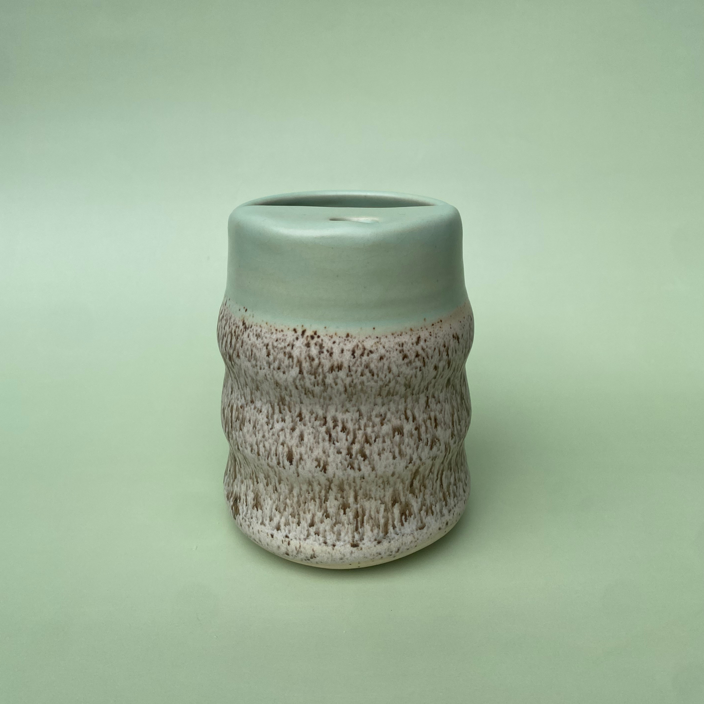 Wavy To-go Cup in Lichen + Appaloosa (2)