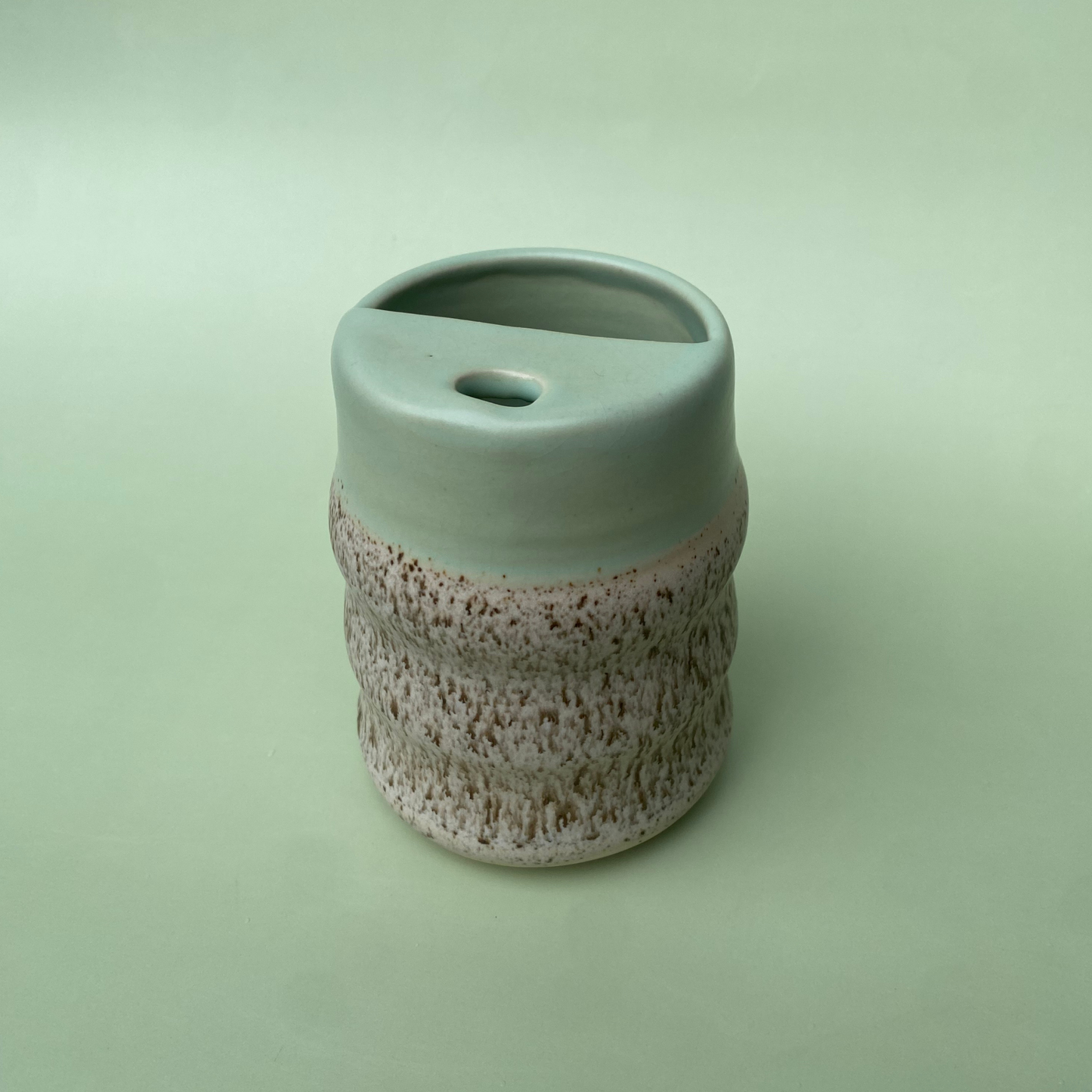 Wavy To-go Cup in Lichen + Appaloosa (2)