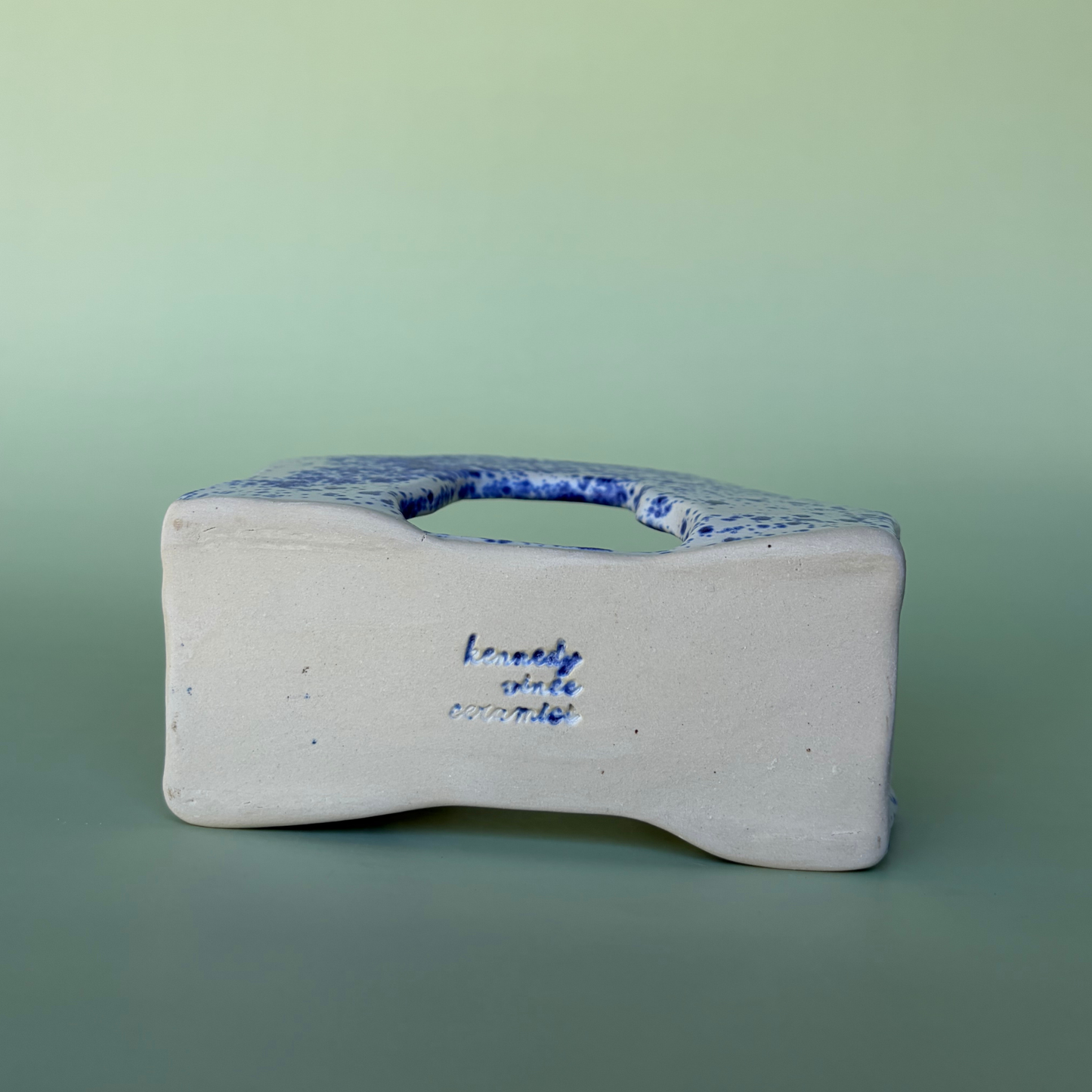 Wavy Napkin Holder in Nimbus (1)