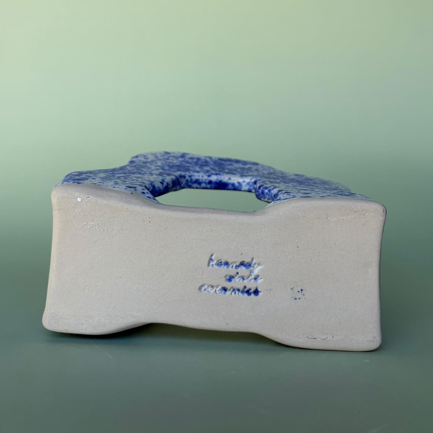 Wavy Napkin Holder in Nimbus (2)