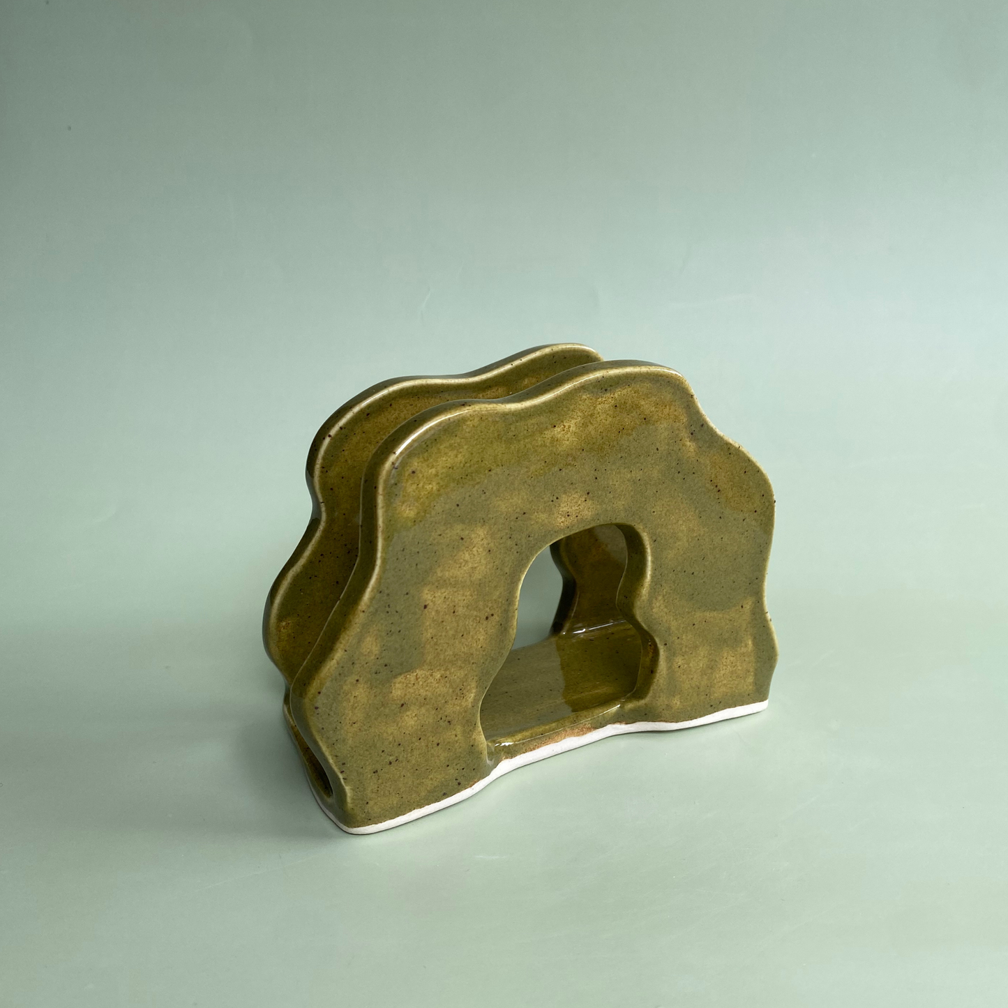 Wavy Napkin Holder in Capers (1)