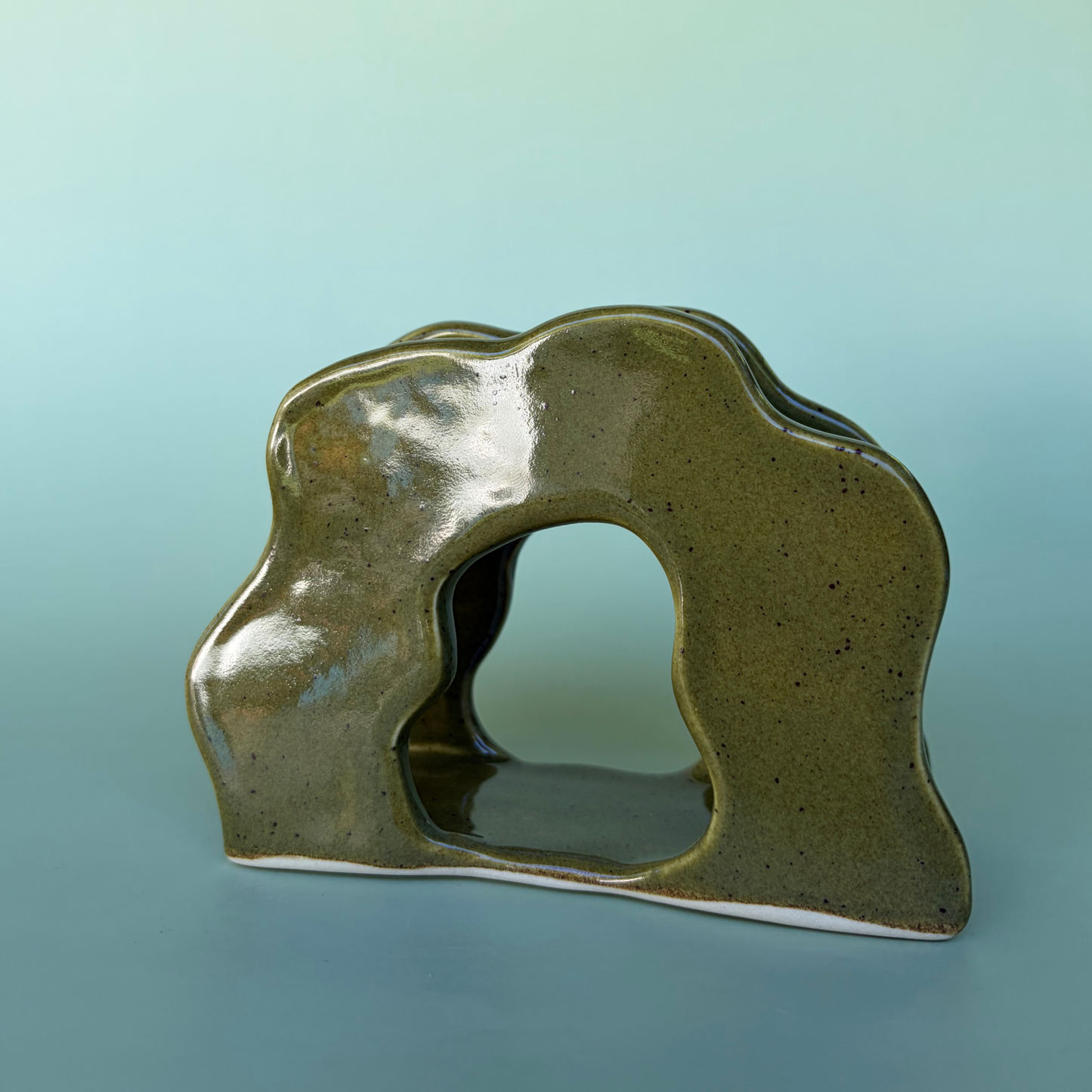 Wavy Napkin Holder in Capers (1)