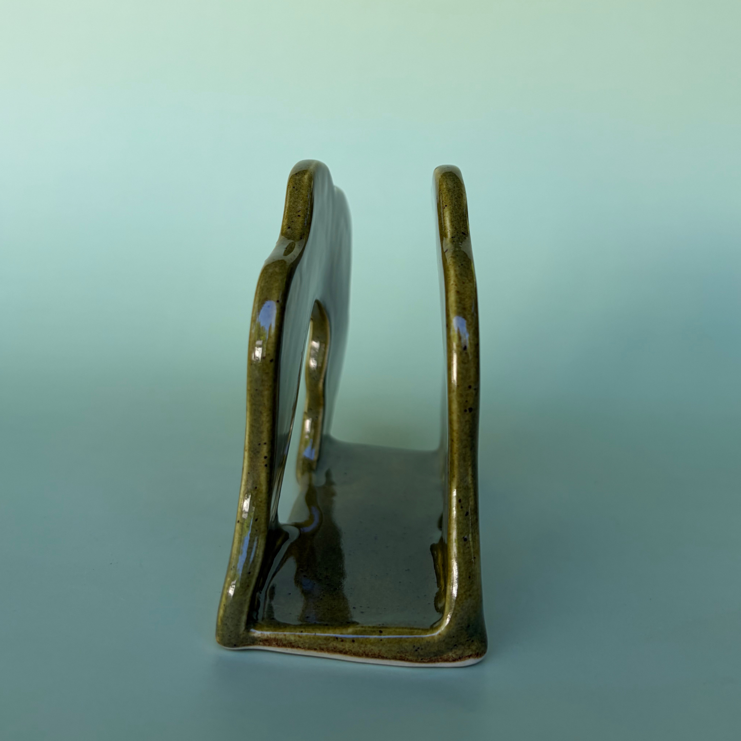 Wavy Napkin Holder in Capers (1)