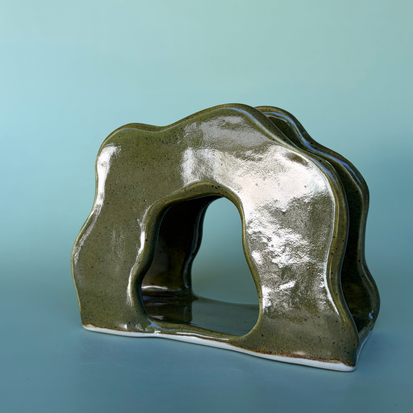 Wavy Napkin Holder in Capers (4)