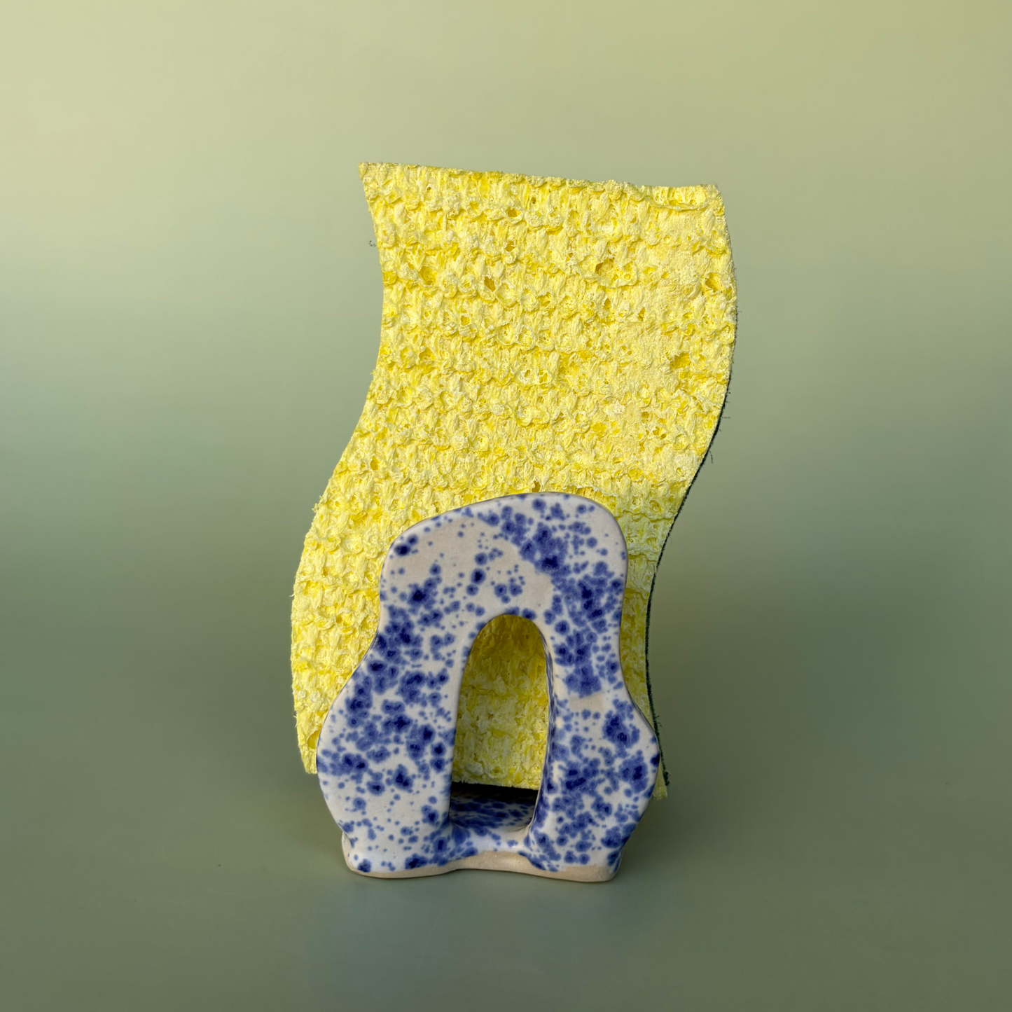 Wavy Sponge Holder in Nimbus (2)