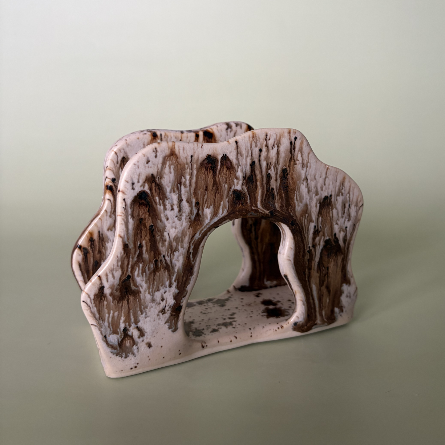Wavy Napkin Holder in Appaloosa