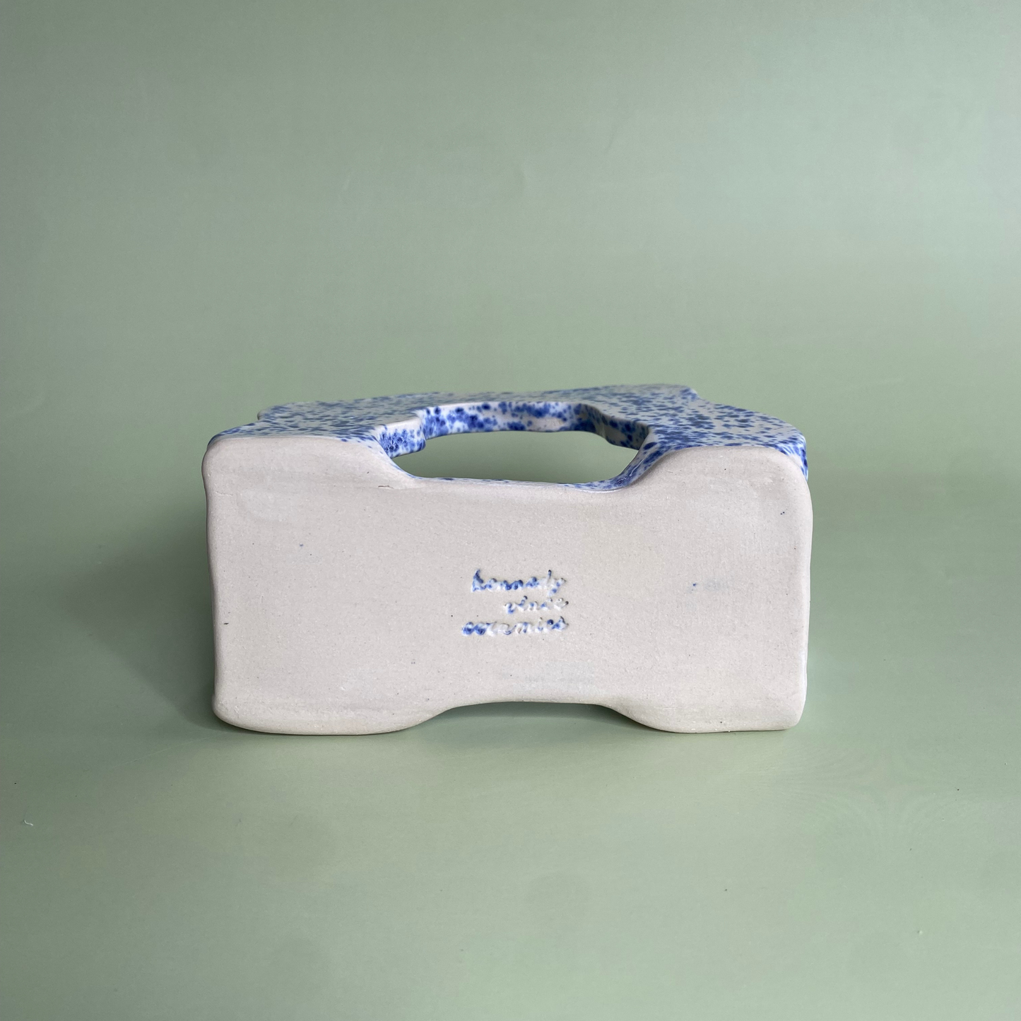 Wavy Napkin Holder in Nimbus (2)