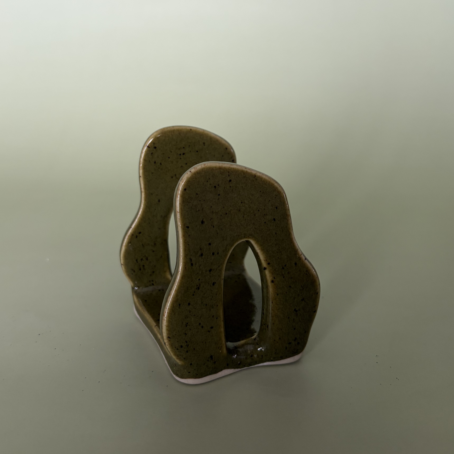 Wavy Sponge Holder in Capers