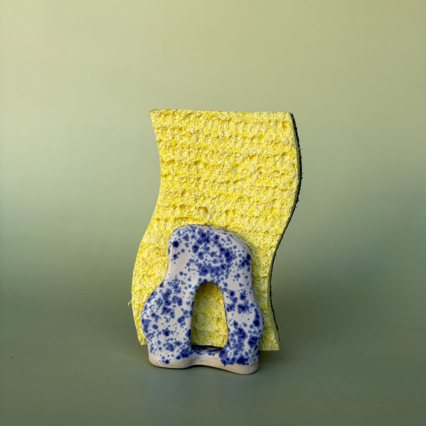 Wavy Sponge Holder in Nimbus (3)