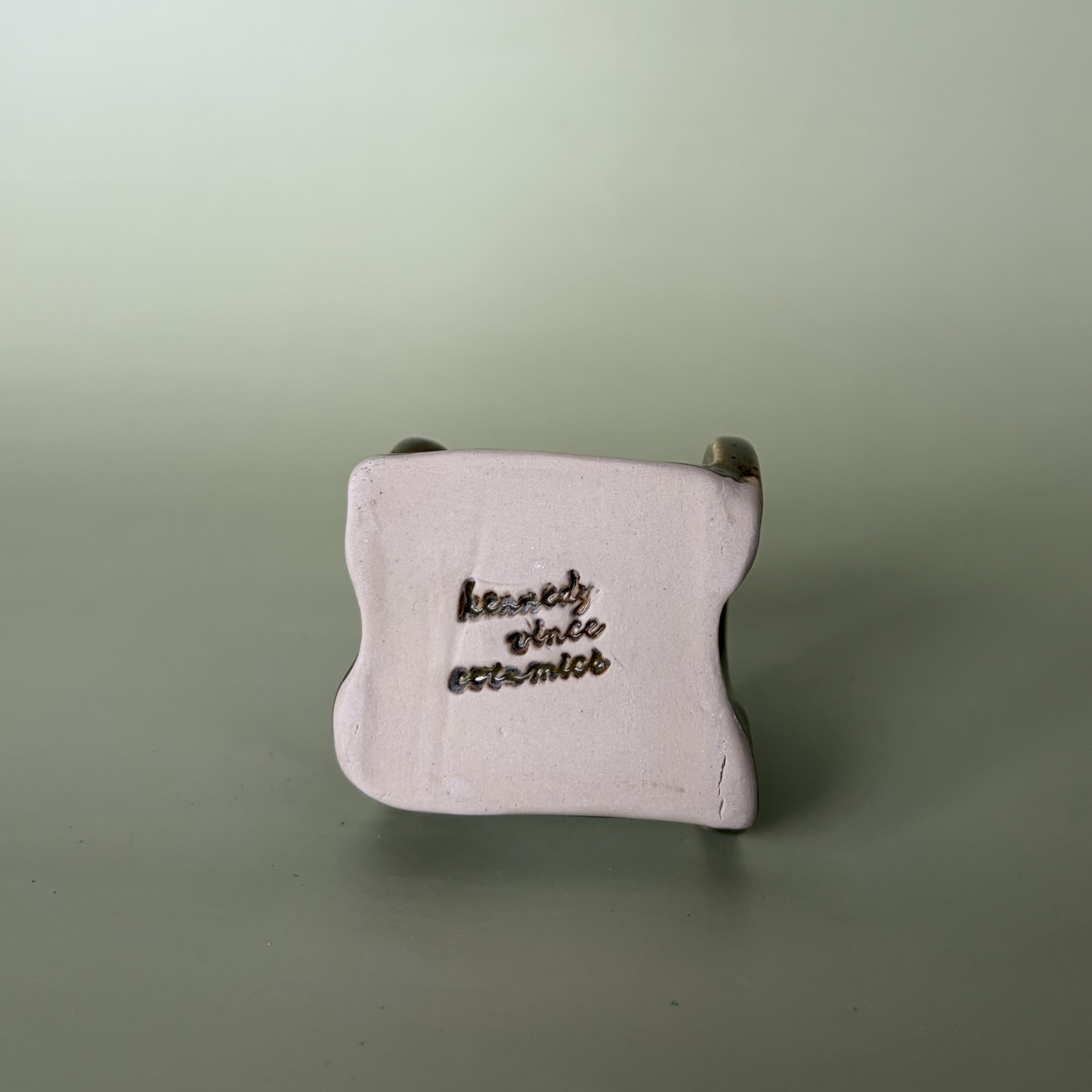 Wavy Sponge Holder in Capers