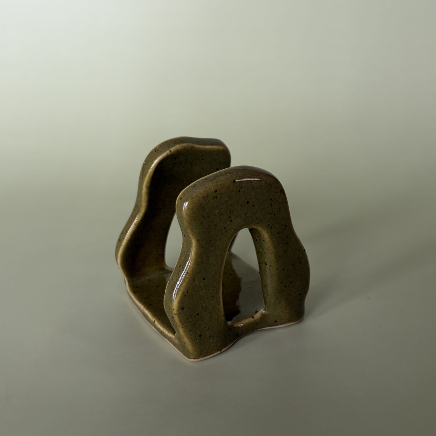 Wavy Sponge Holder in Capers