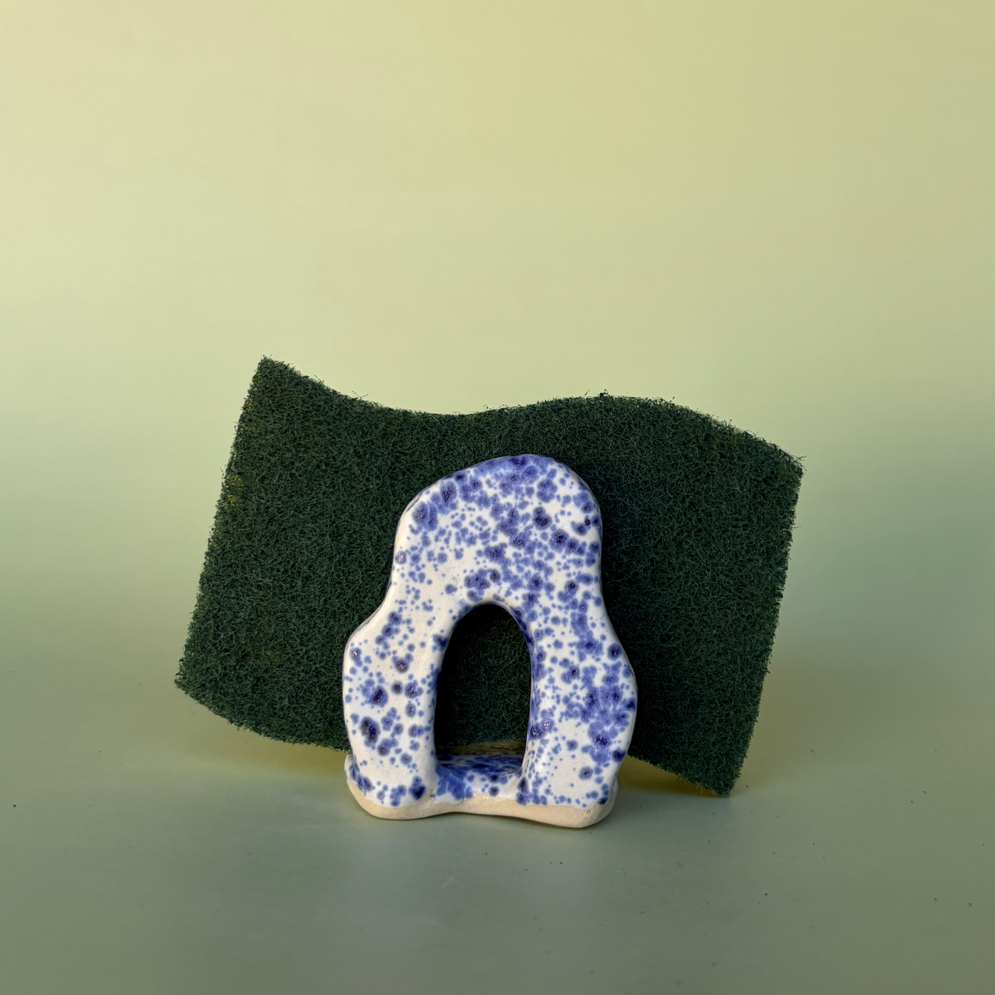 Wavy Sponge Holder in Nimbus (4)