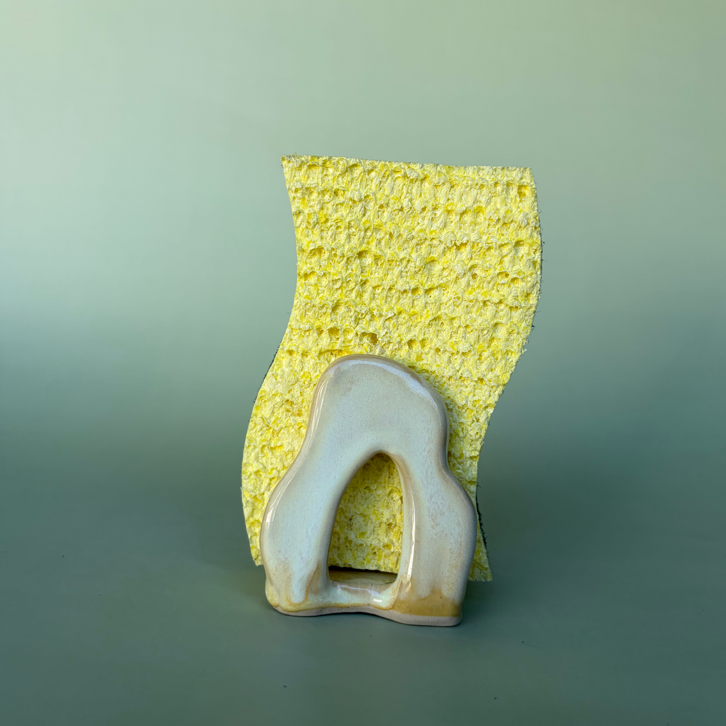 Wavy Sponge Holder in Custard (2)