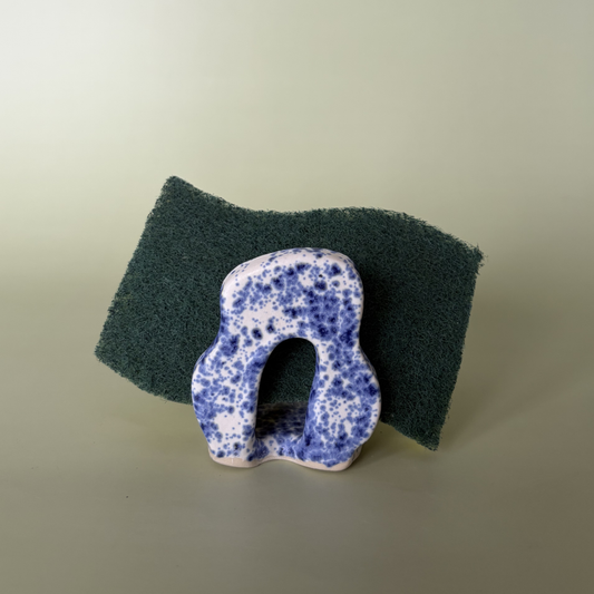 Wavy Sponge Holder in Nimbus