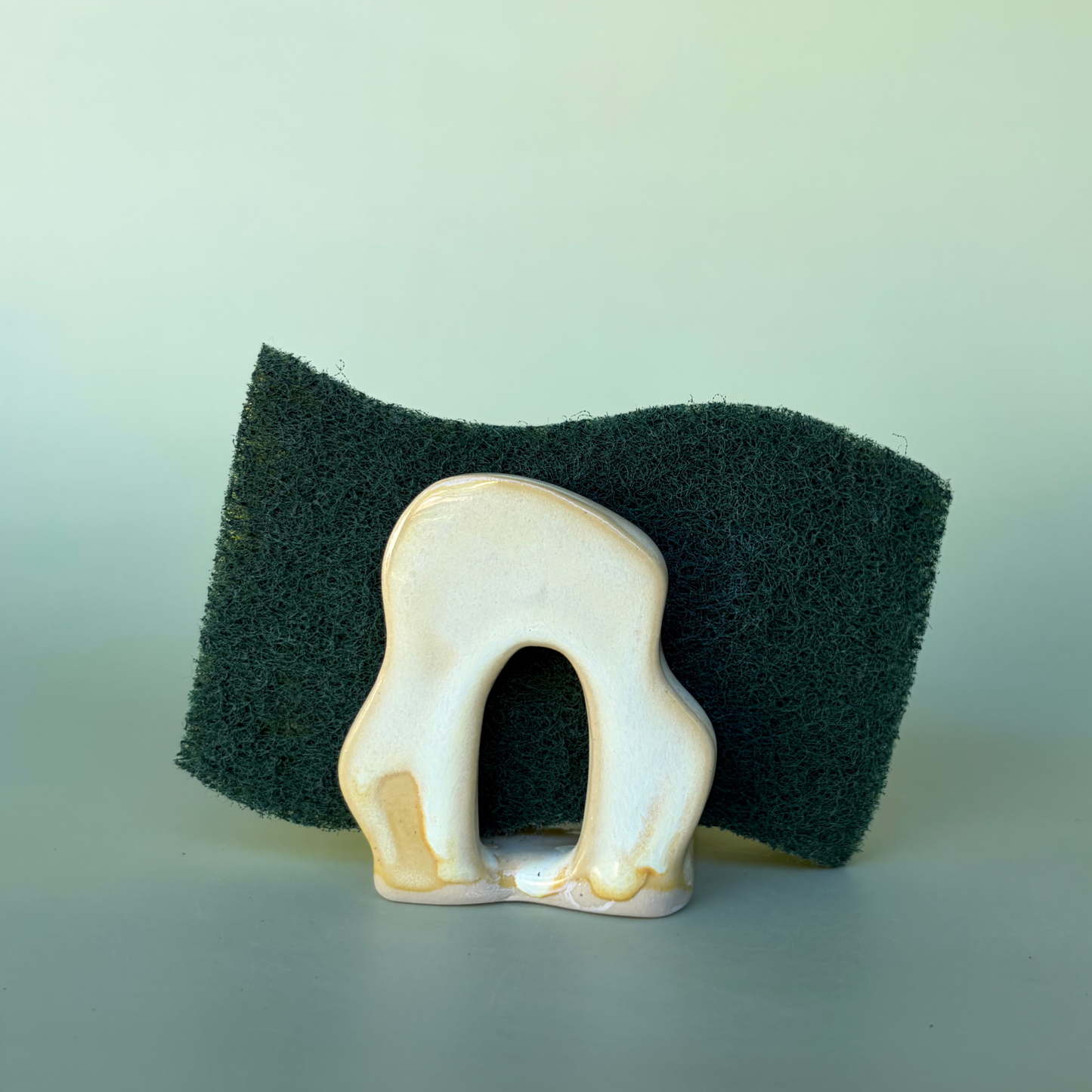 Wavy Sponge Holder in Custard (3)