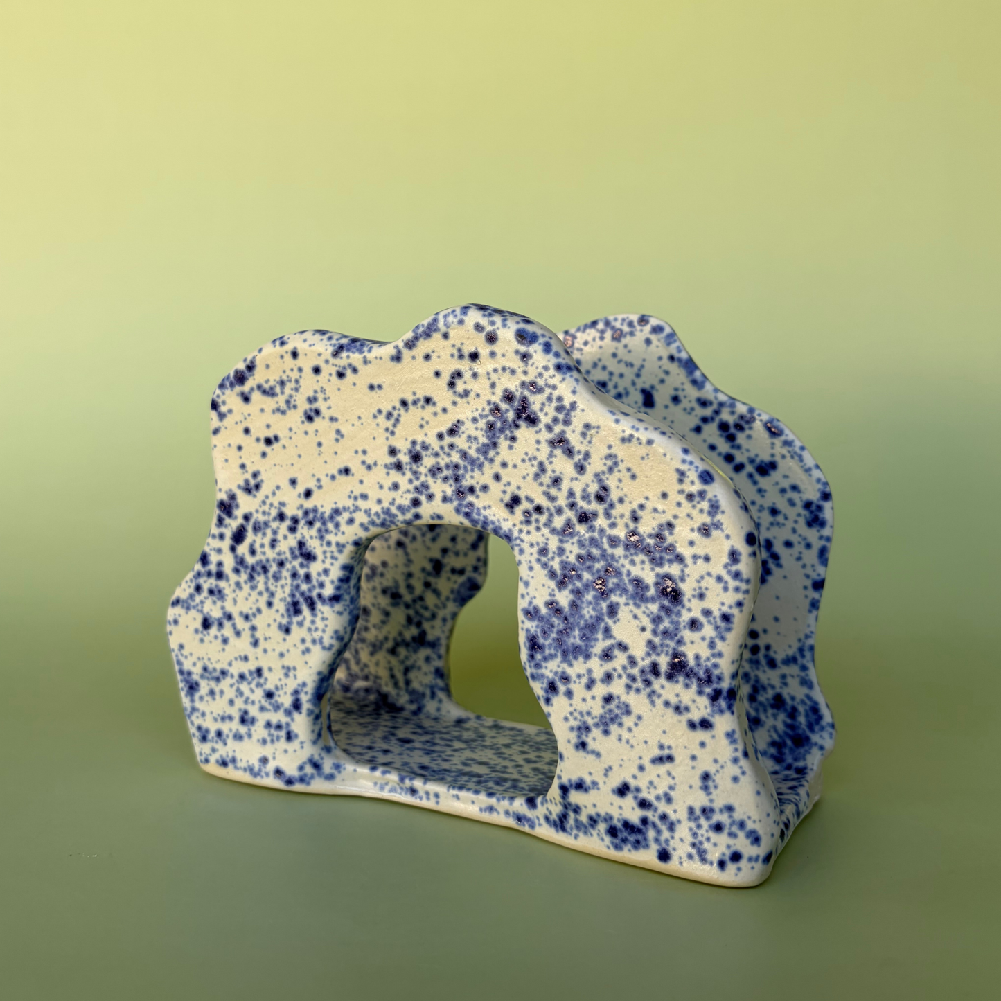 Wavy Napkin Holder in Nimbus (1)