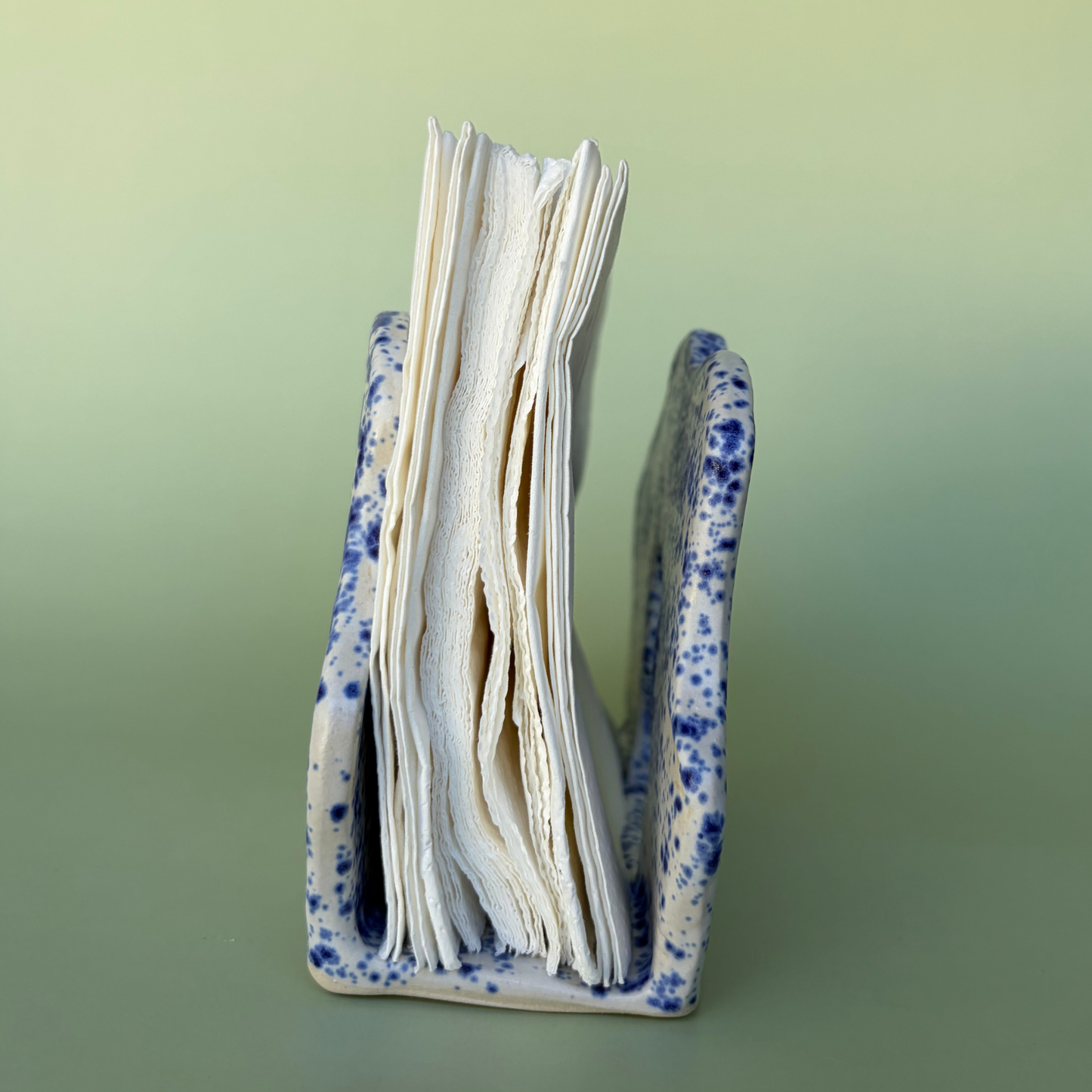 Wavy Napkin Holder in Nimbus (1)