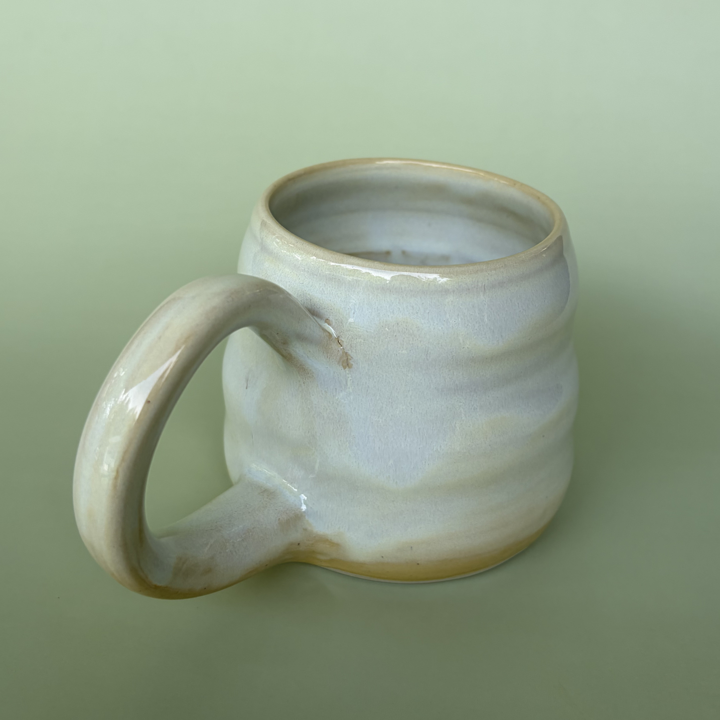 16 oz Wavy Mug in Custard