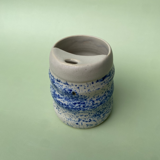 Wavy To-go Cup in Marshmallow + Nimbus