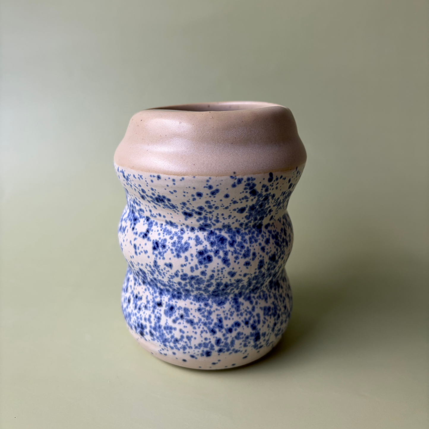 Wavy To-Go Cup in Marshmallow + Nimbus (1)