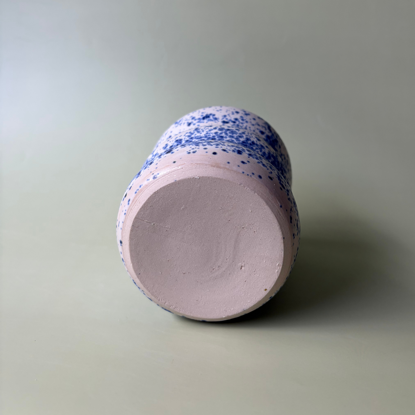 Wavy To-Go Cup in Marshmallow + Nimbus (1)