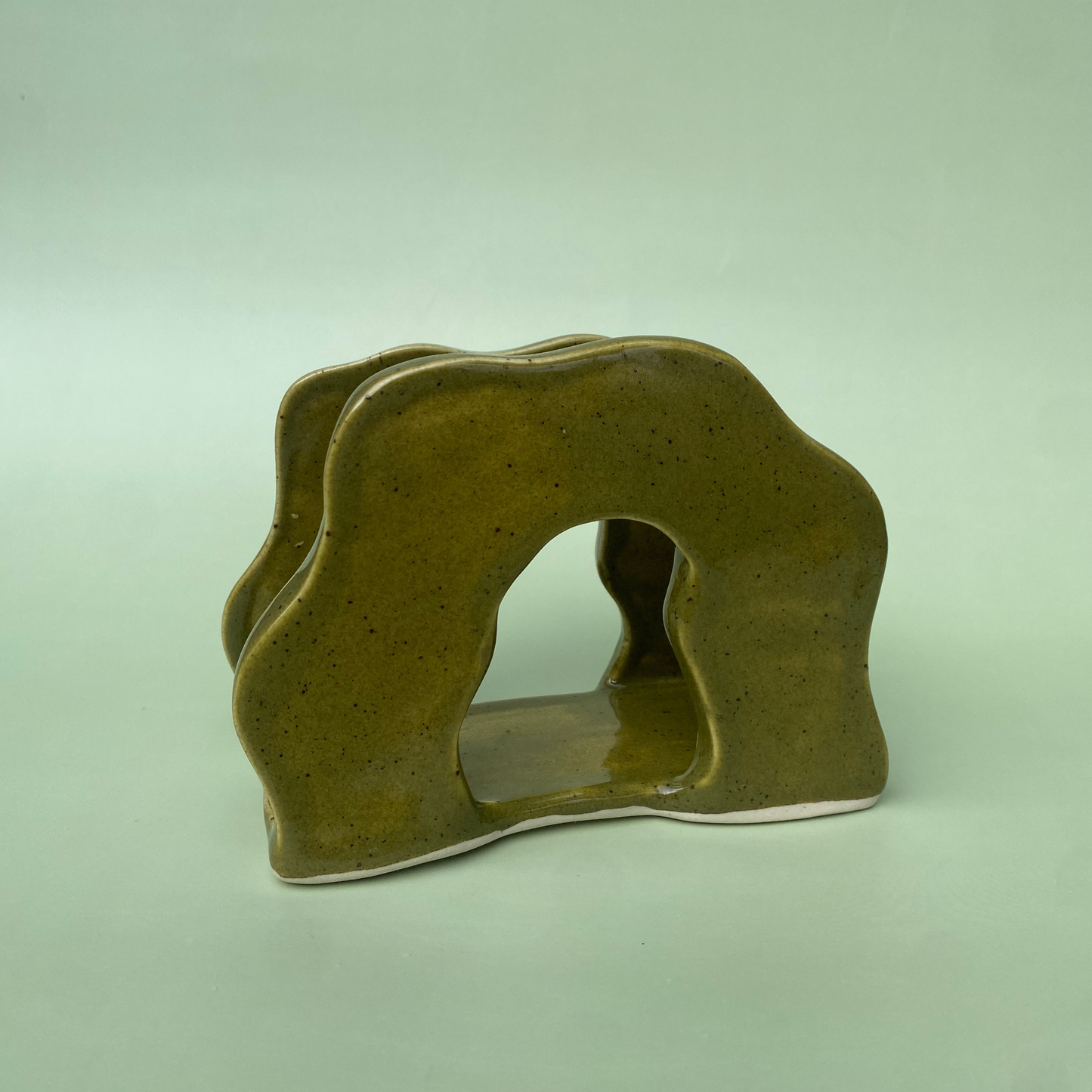 Wavy Napkin Holder in Capers (4)